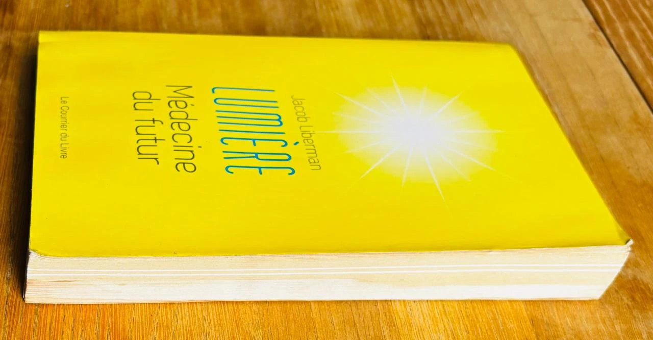 ☀️ Light - Medicine of the Future by Jacob Liberman (Paperback) – photo 4
